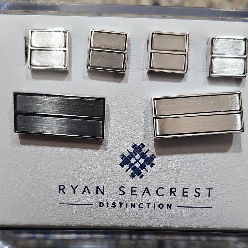 Ryan Seacrest NWT Distinction Gray Cufflinks Set